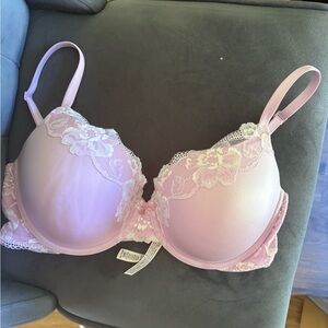 Victoria's Secret Light Pink Floral Lace Bra